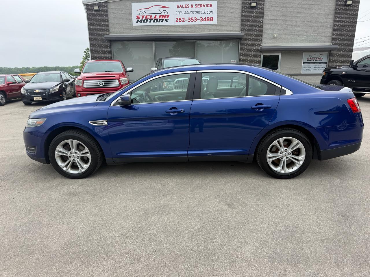 Ford Taurus 4dr Sdn SEL FWD 2015