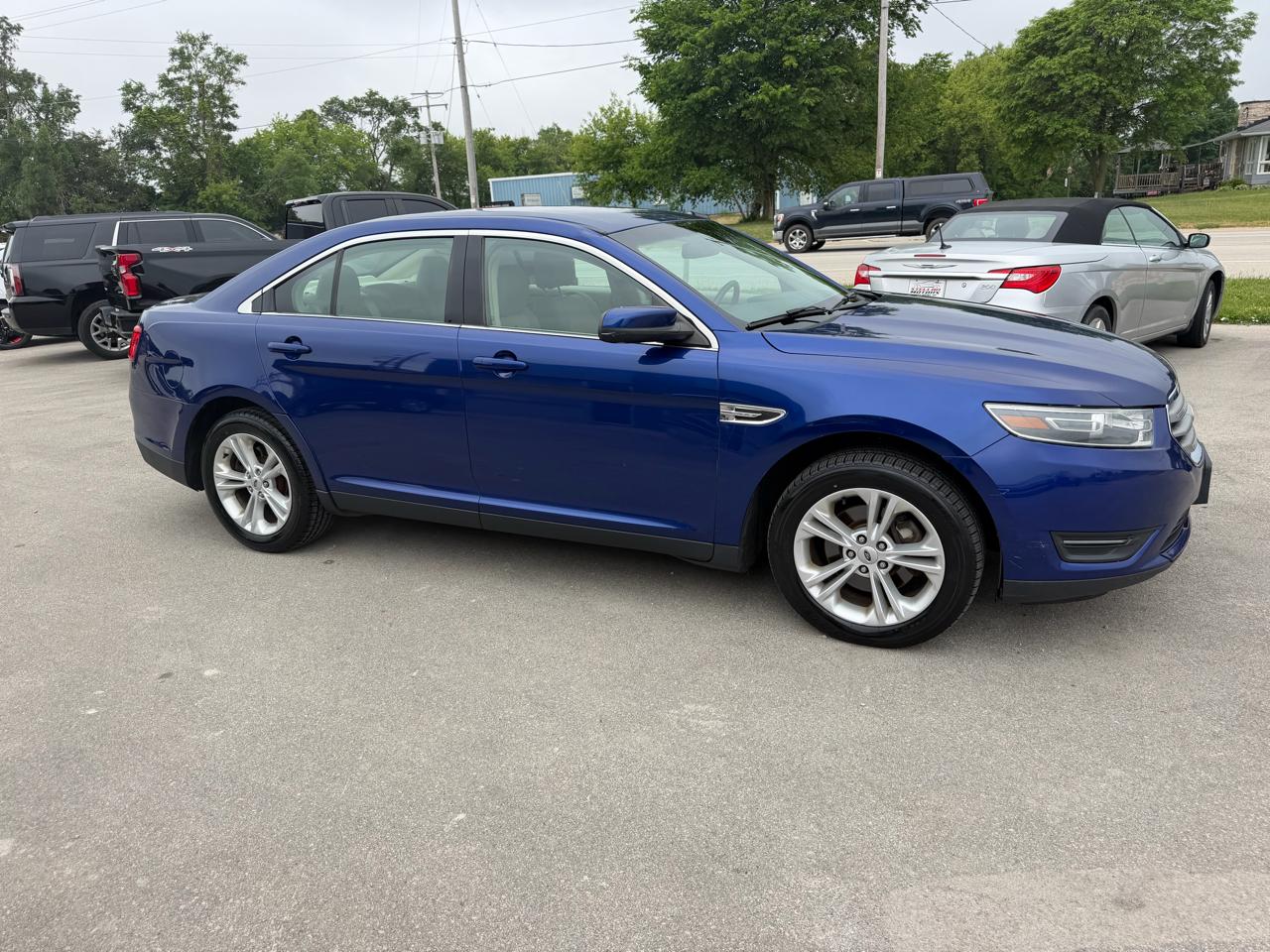 Ford Taurus 4dr Sdn SEL FWD 2015
