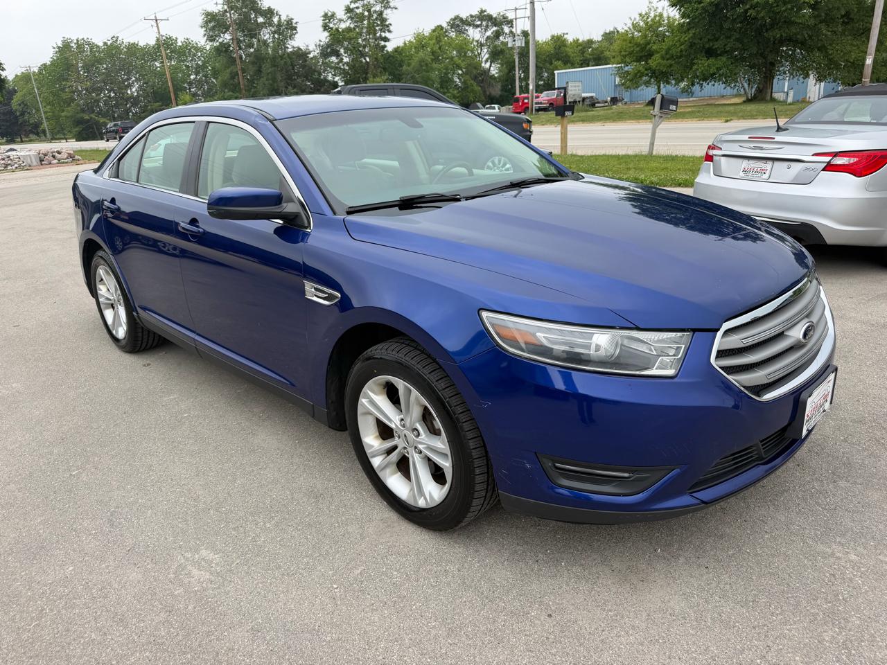 Ford Taurus 4dr Sdn SEL FWD 2015