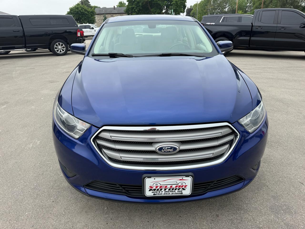 Ford Taurus 4dr Sdn SEL FWD 2015