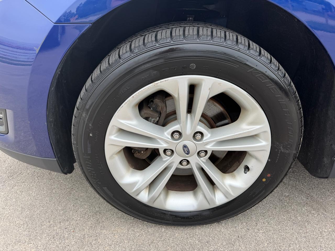 Ford Taurus 4dr Sdn SEL FWD 2015