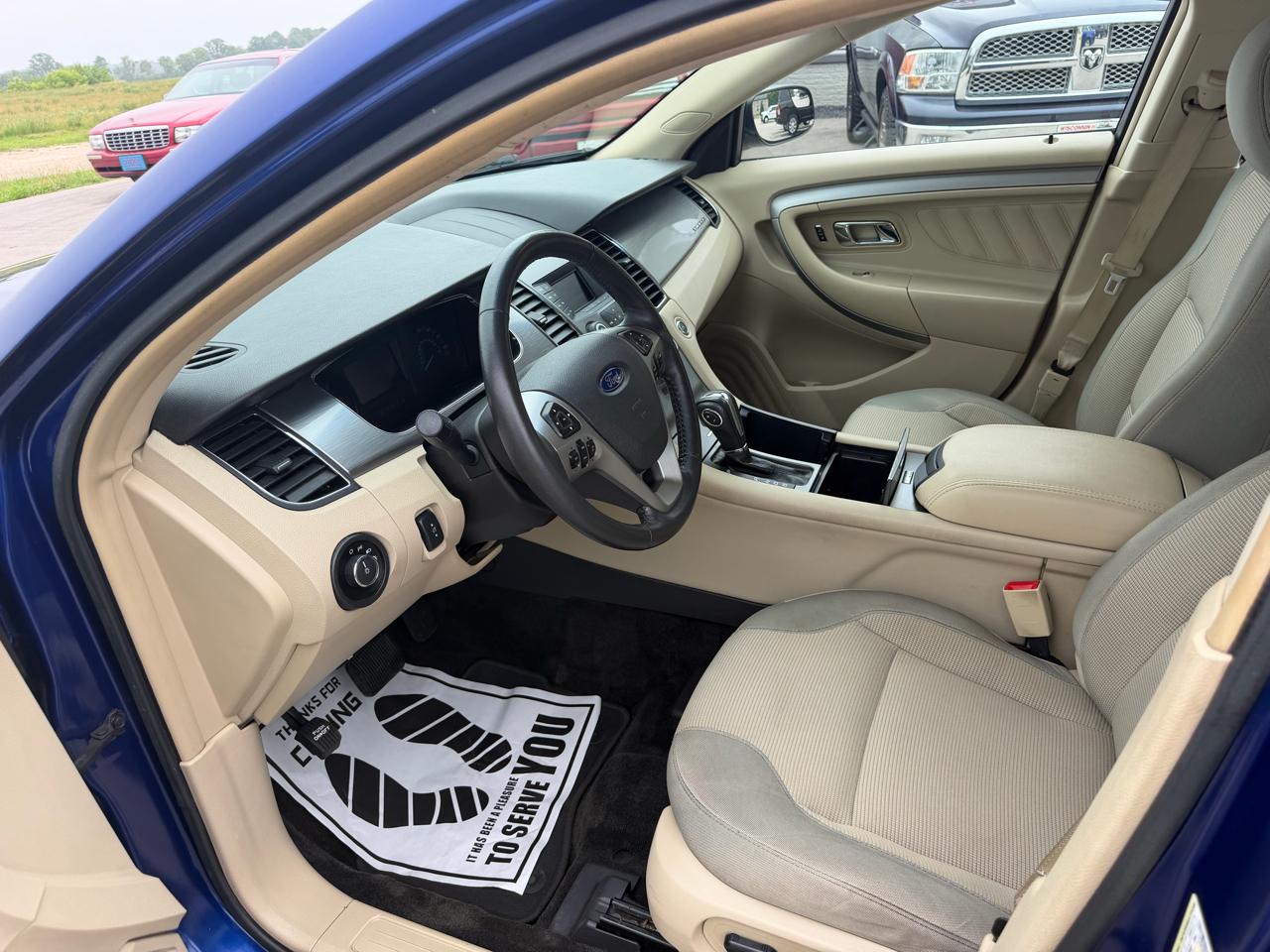 Ford Taurus 4dr Sdn SEL FWD 2015