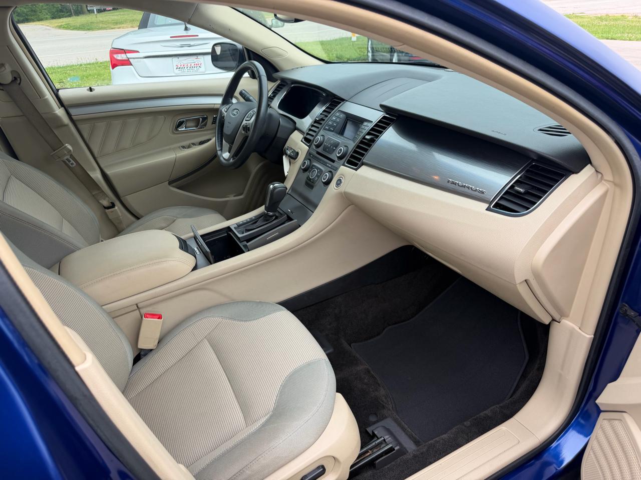 Ford Taurus 4dr Sdn SEL FWD 2015