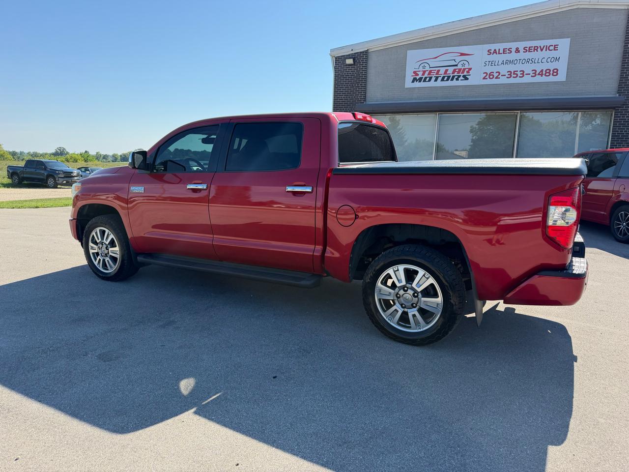 Toyota Tundra 4WD Truck CrewMax 5.7L FFV V8 6-Spd AT Platinum (Natl) 2014