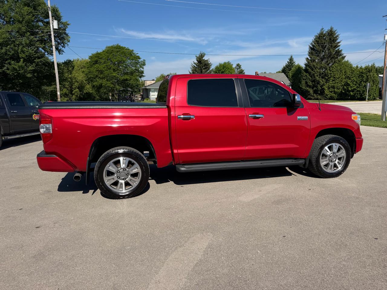 Toyota Tundra 4WD Truck CrewMax 5.7L FFV V8 6-Spd AT Platinum (Natl) 2014