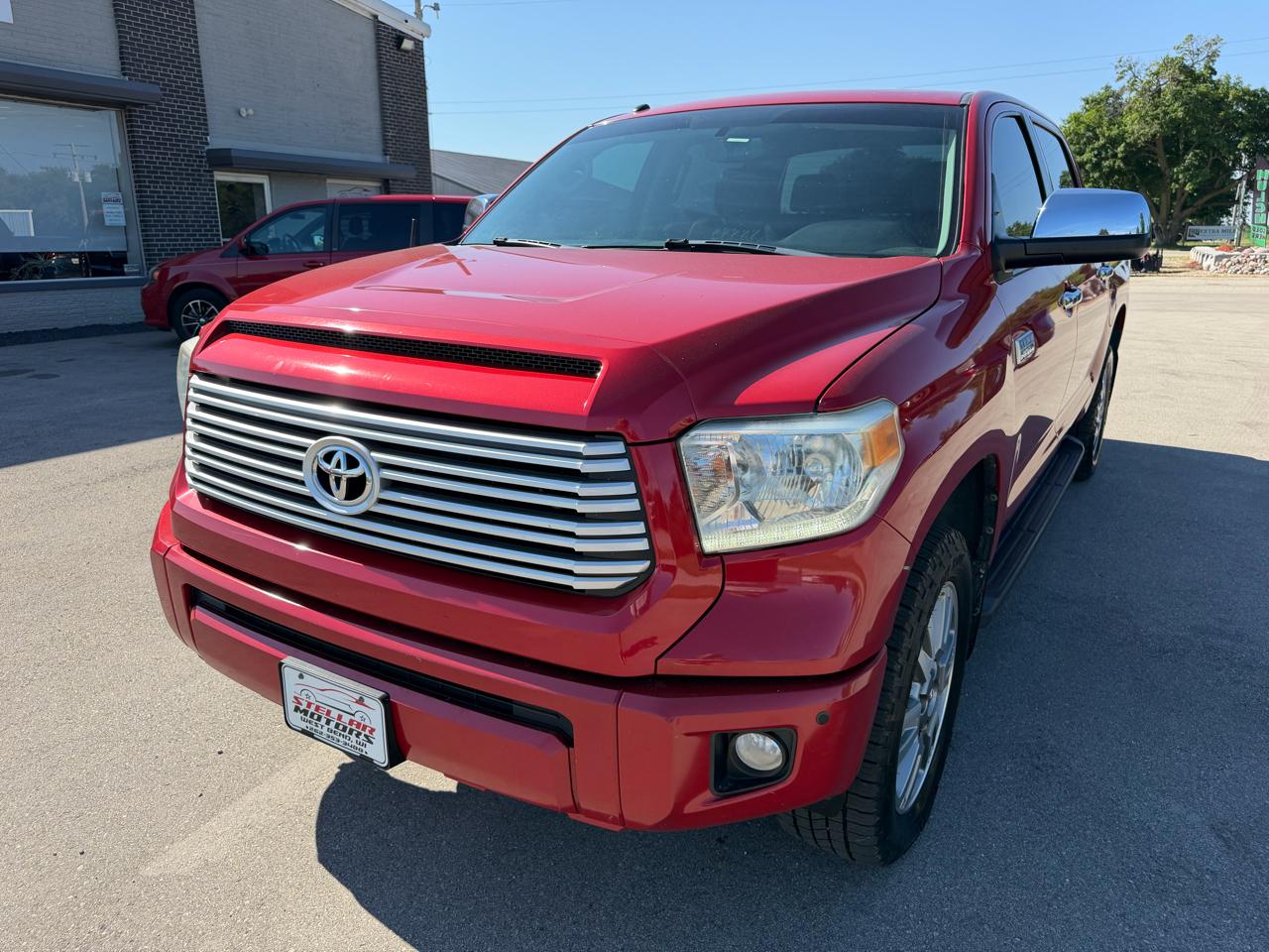 Toyota Tundra 4WD Truck CrewMax 5.7L FFV V8 6-Spd AT Platinum (Natl) 2014