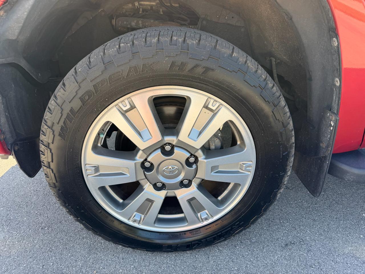 Toyota Tundra 4WD Truck CrewMax 5.7L FFV V8 6-Spd AT Platinum (Natl) 2014