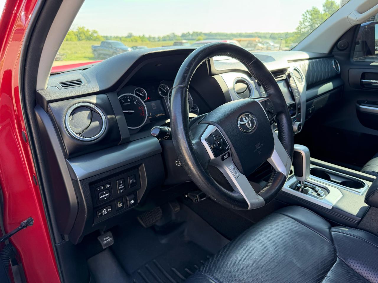 Toyota Tundra 4WD Truck CrewMax 5.7L FFV V8 6-Spd AT Platinum (Natl) 2014