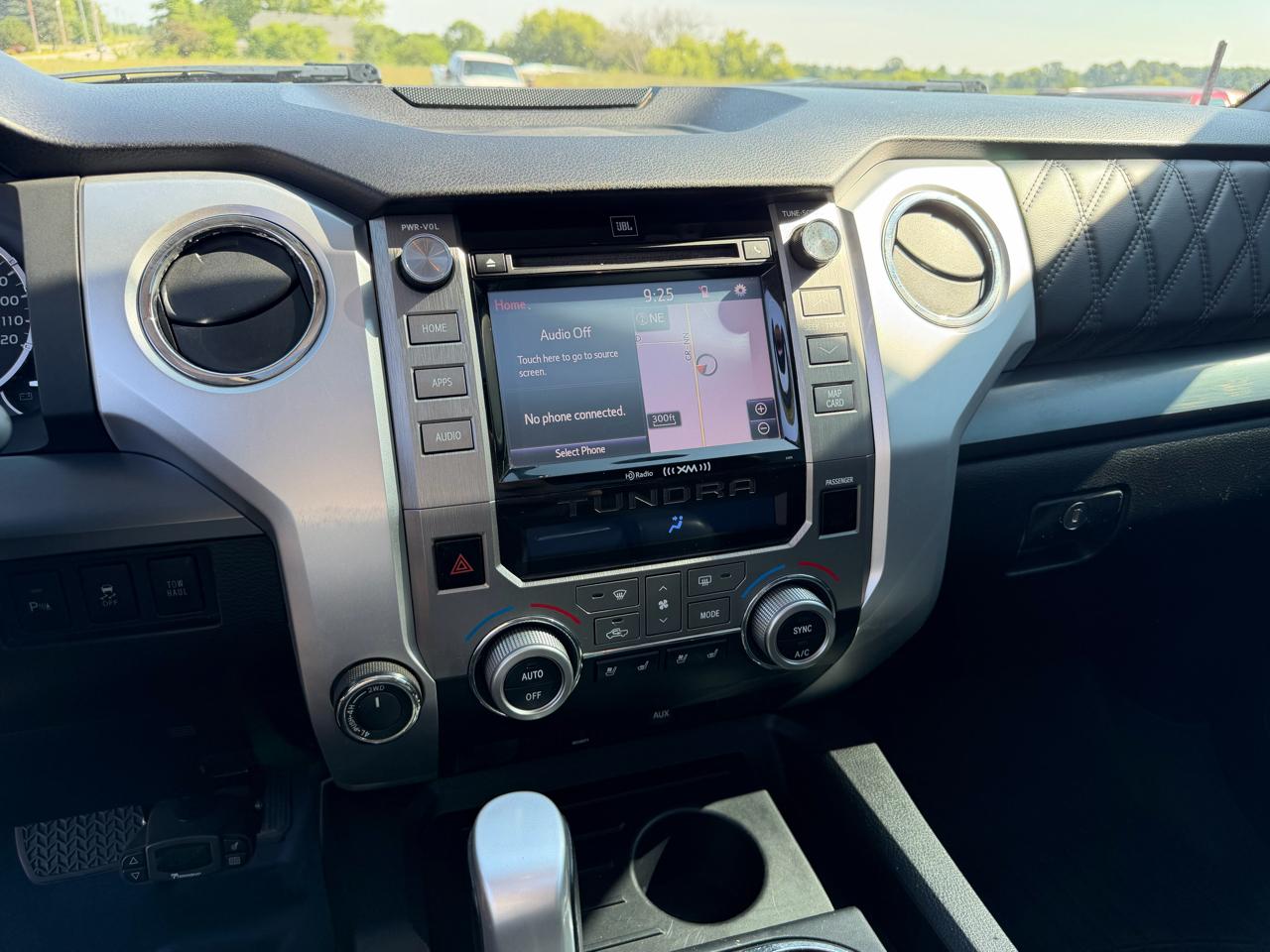 Toyota Tundra 4WD Truck CrewMax 5.7L FFV V8 6-Spd AT Platinum (Natl) 2014