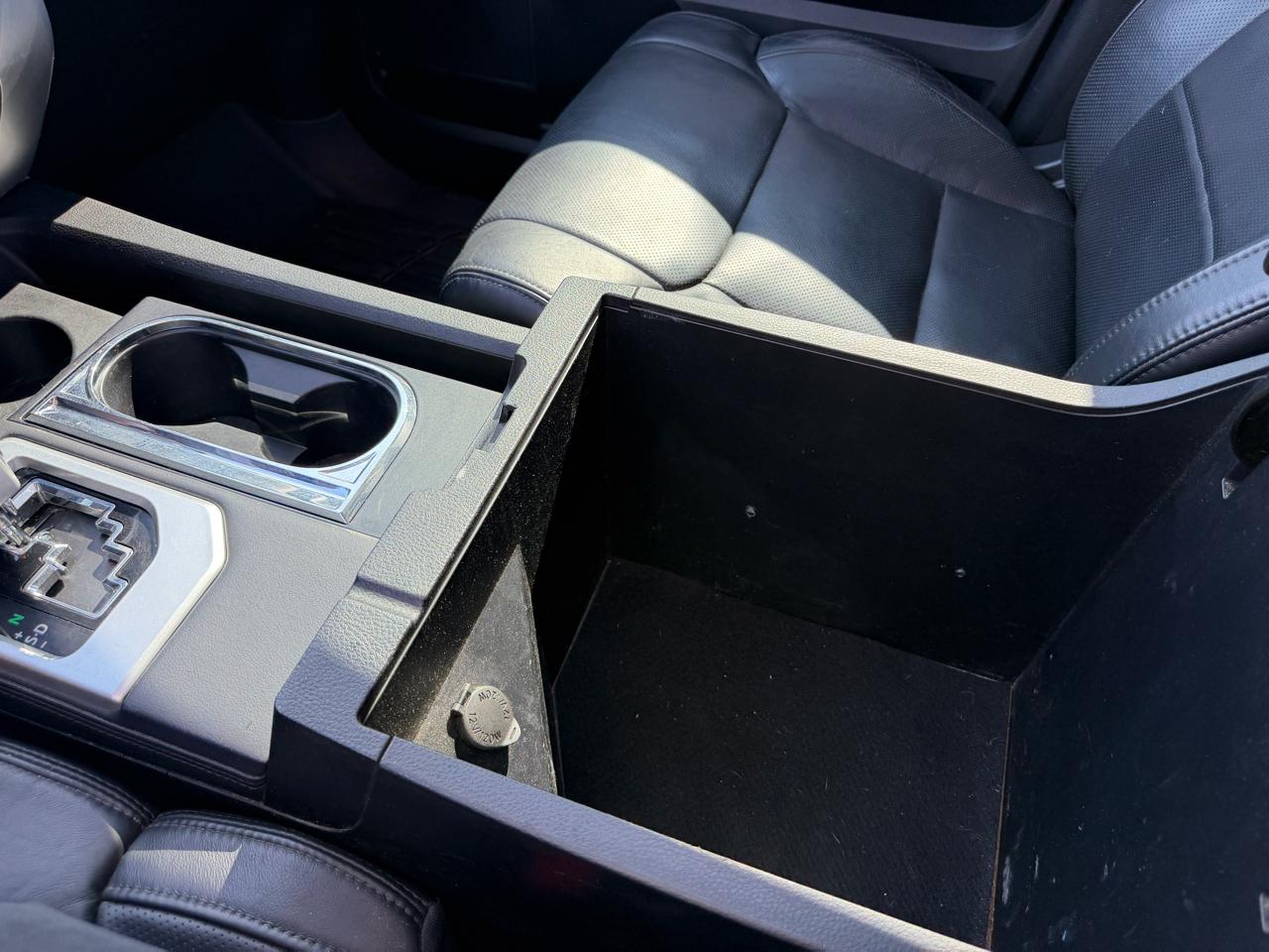 Toyota Tundra 4WD Truck CrewMax 5.7L FFV V8 6-Spd AT Platinum (Natl) 2014