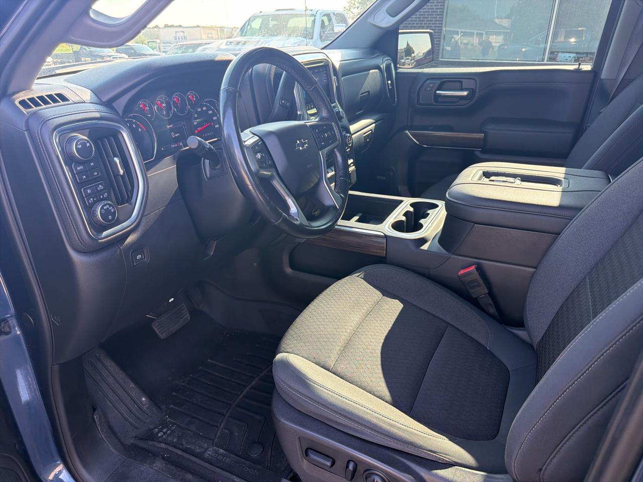 Chevrolet Silverado 1500 4WD Crew Cab 147" RST 2019