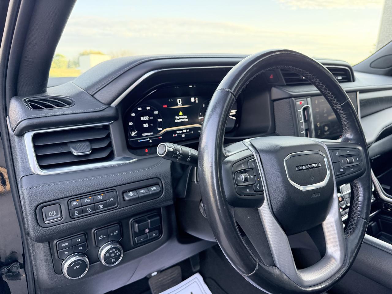 2022 GMC Yukon Denali - Photo 18