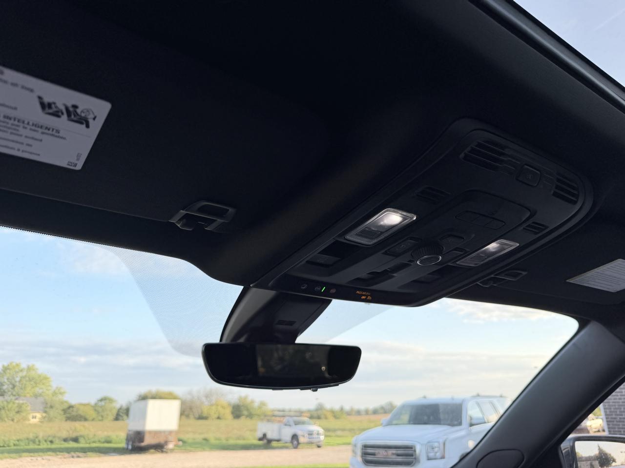 2022 GMC Yukon Denali - Photo 30