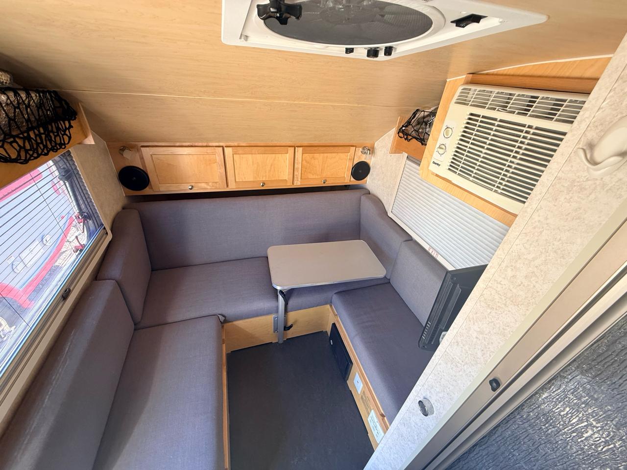 nuCamp RV’ Tab 320  2017