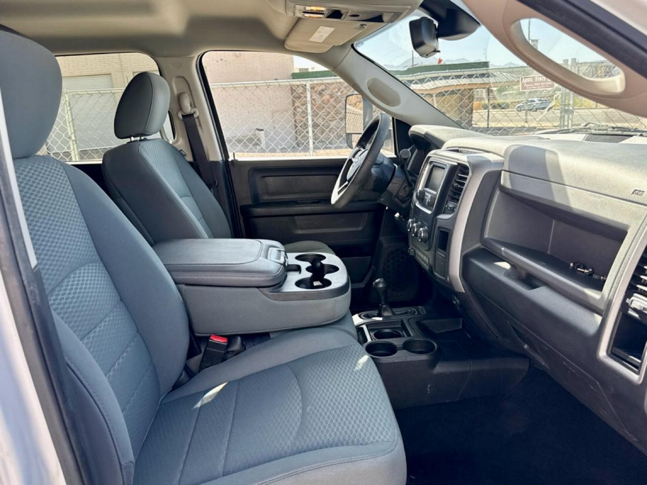 RAM 3500 Tradesman Crew Cab 4WD DRW 2015