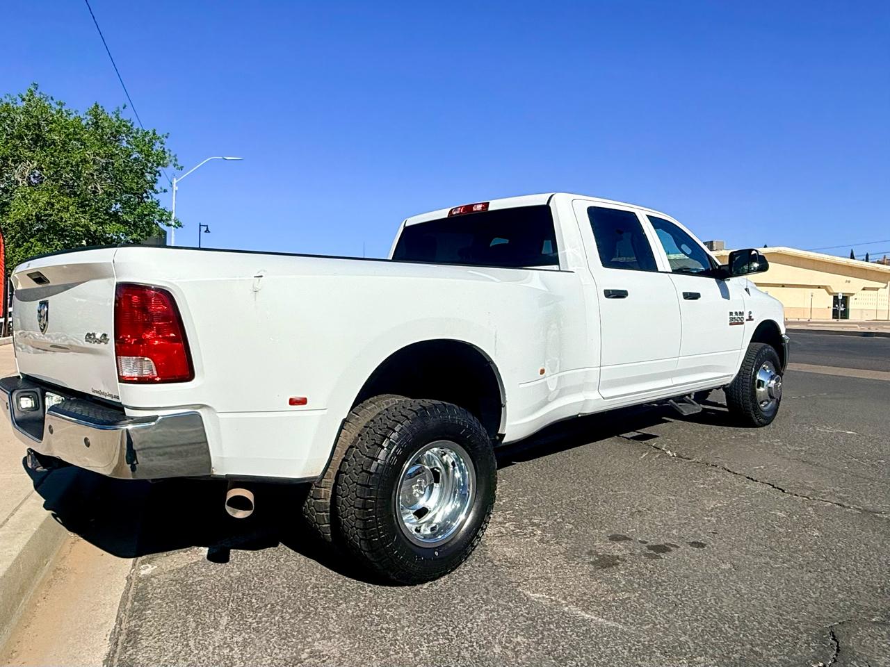 RAM 3500 Tradesman Crew Cab 4WD DRW 2015