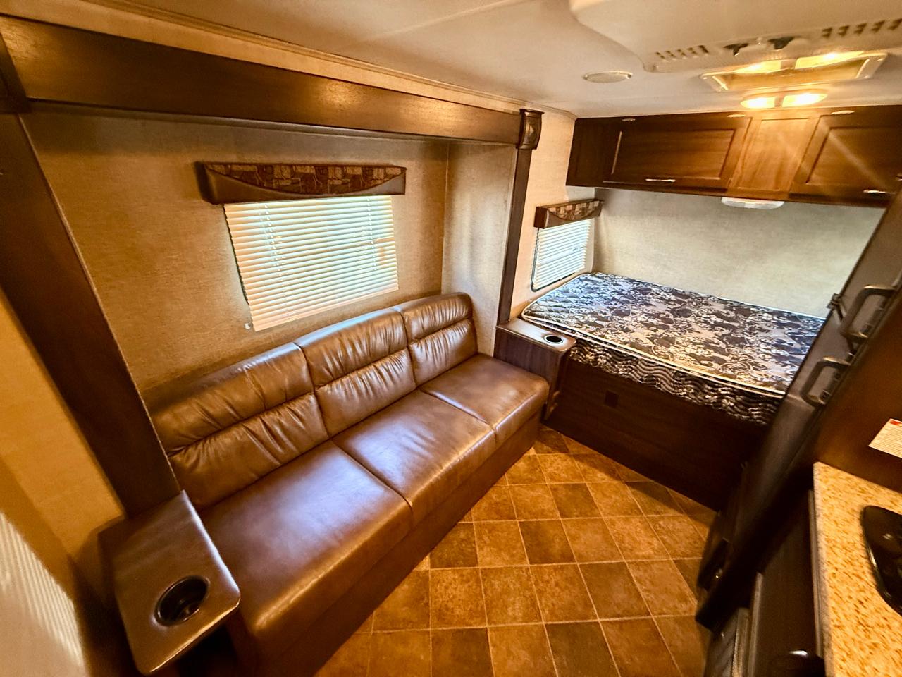 Pacific Coachworks Trailer Unknown  2017