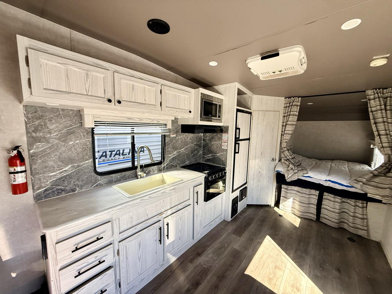Eclipse RV Iconic Base 2023