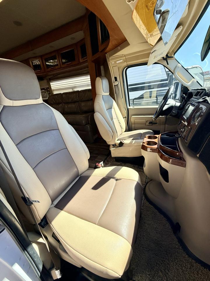 Ford Econoline E450 2012