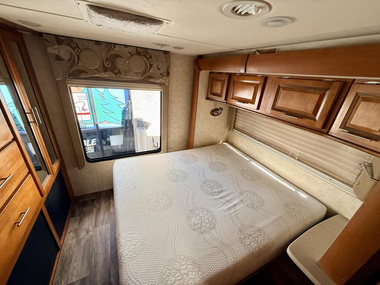 Ford Econoline E450 2012