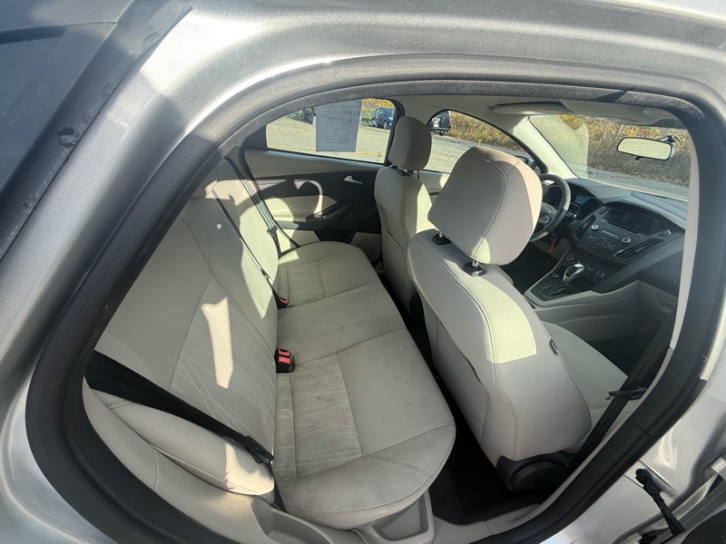 Ford Focus SE Sedan 2015