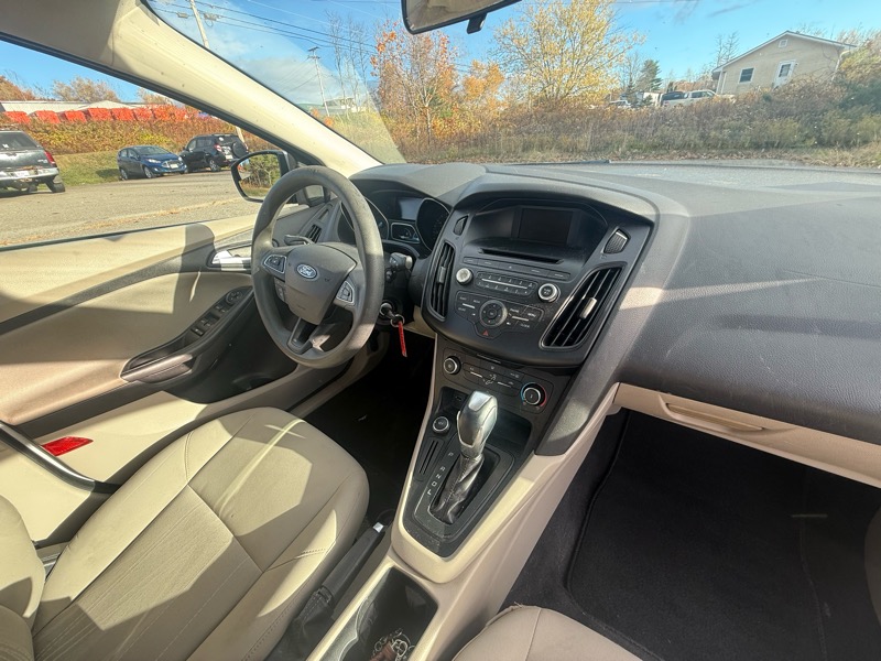 Ford Focus SE Sedan 2015