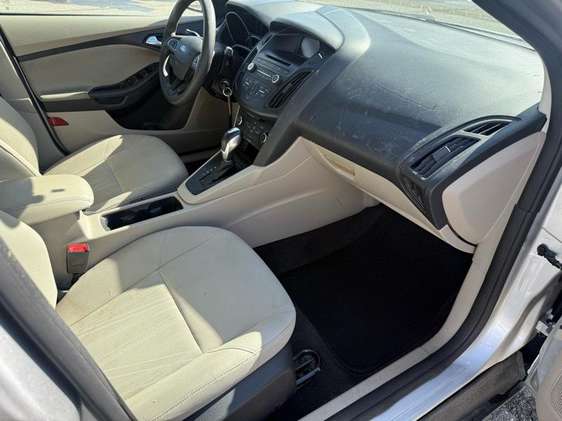 Ford Focus SE Sedan 2015