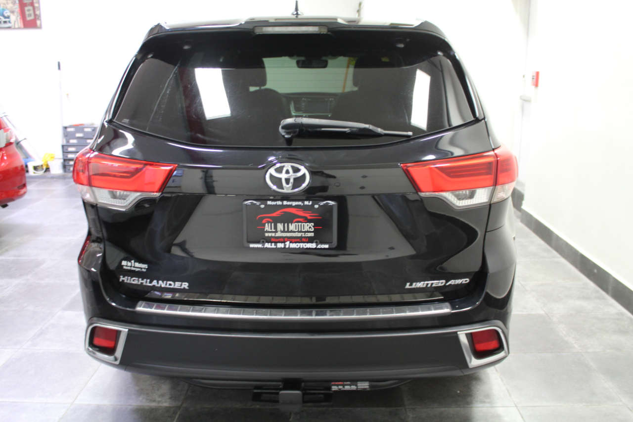 2017 Toyota Highlander Limited photo 3