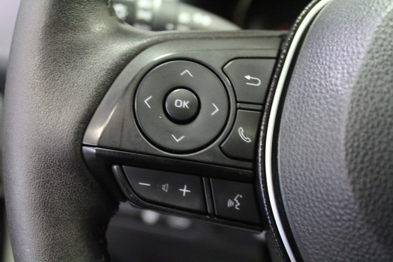 2021 Toyota RAV4 XLE photo 8