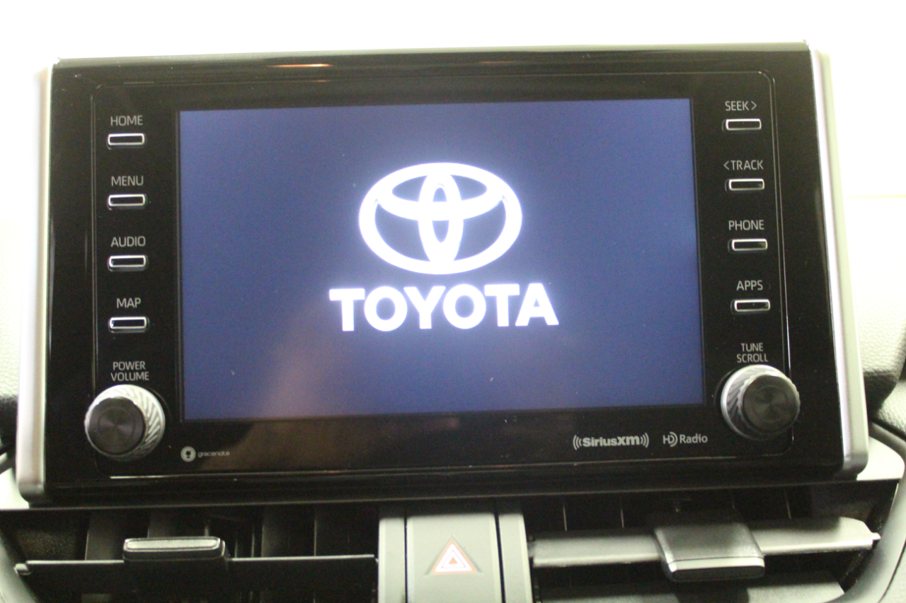 2021 Toyota RAV4 XLE photo 12