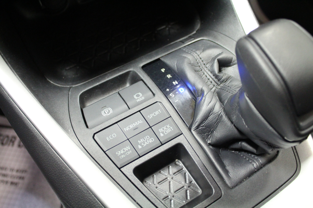 2021 Toyota RAV4 XLE photo 15