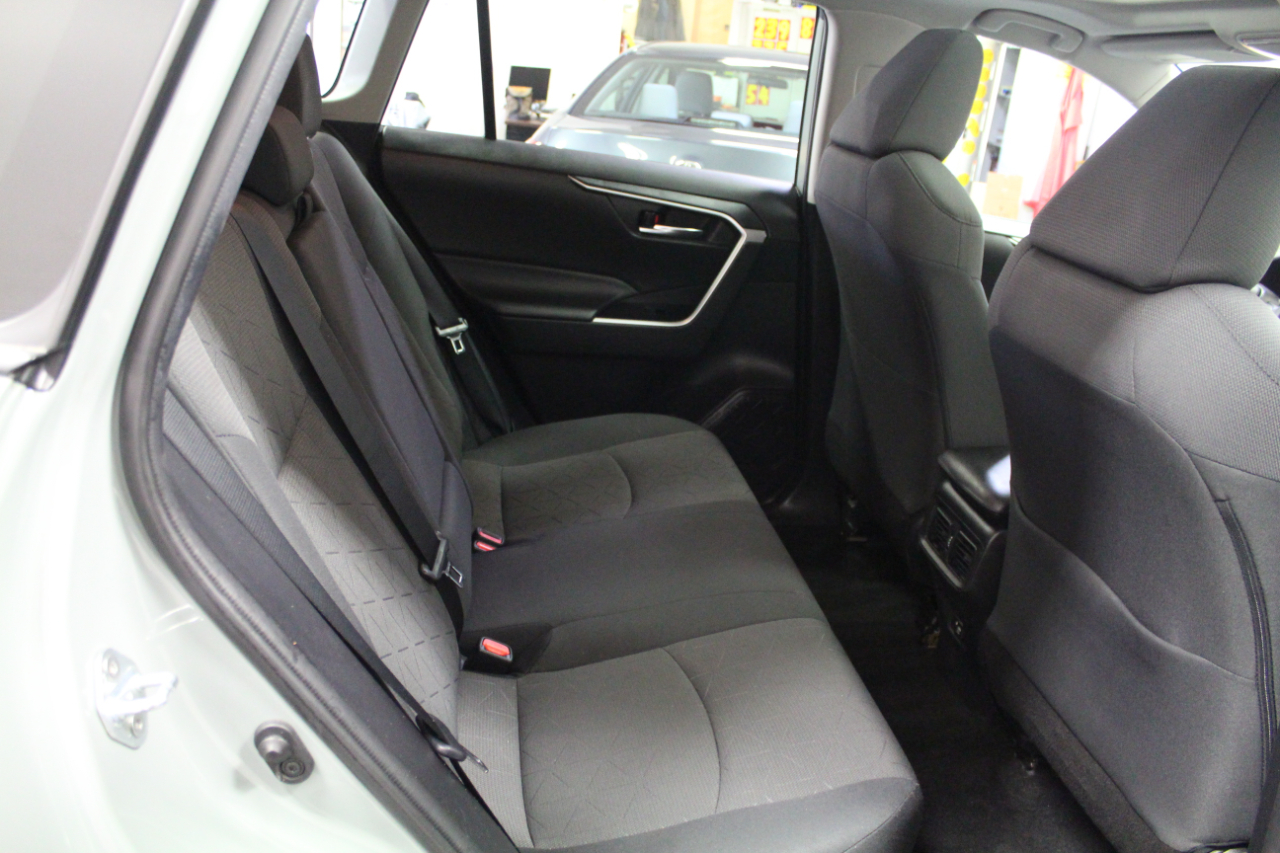 2021 Toyota RAV4 XLE photo 23