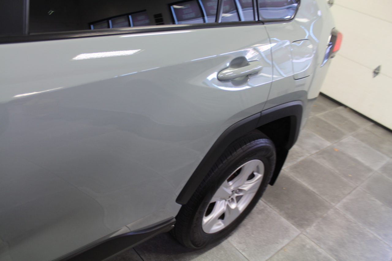 2021 Toyota RAV4 XLE photo 30