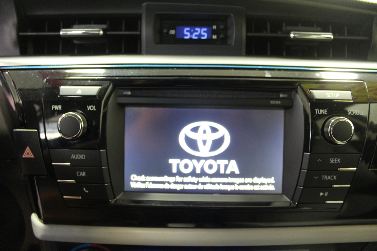 2015 Toyota Corolla LE Premium photo 12