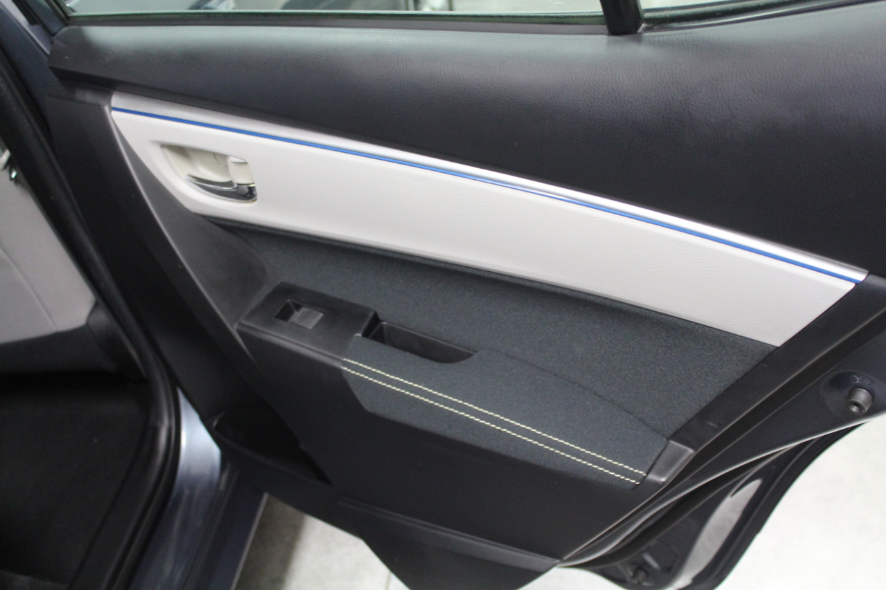 2015 Toyota Corolla LE Premium photo 24