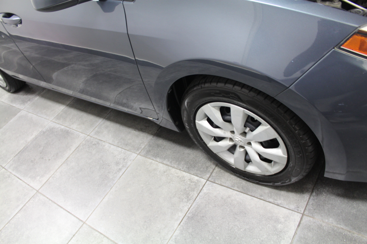 2015 Toyota Corolla LE Premium photo 31