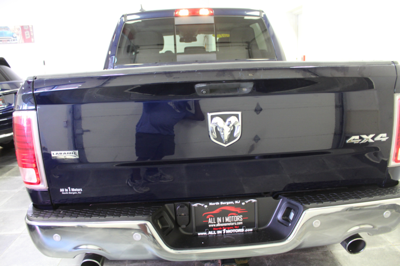 2017 Ram 1500 Laramie photo 3