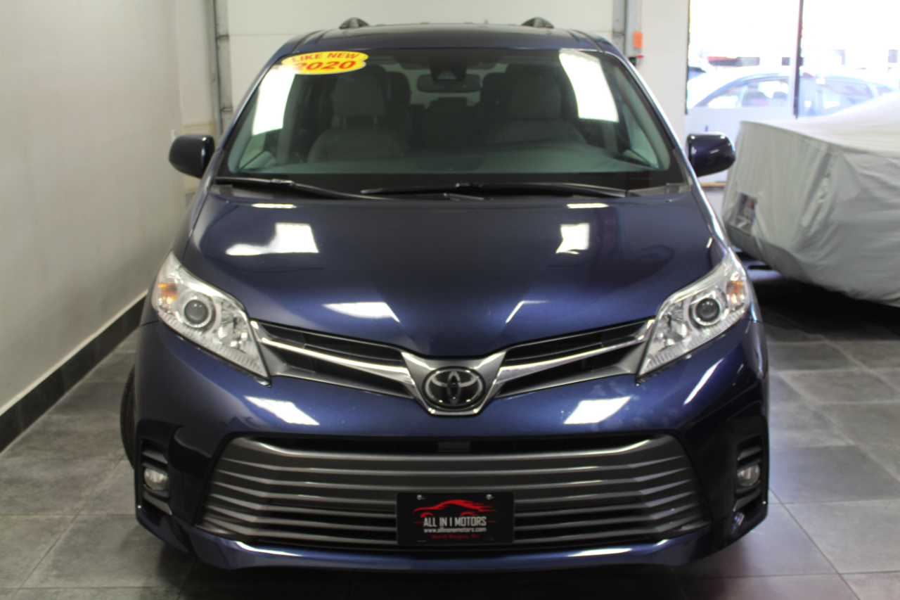 Toyota Sienna XLE FWD 8-Passenger (Natl) 2020 Toyota Sienna XLE FWD 8-Passenger (Natl) 2020