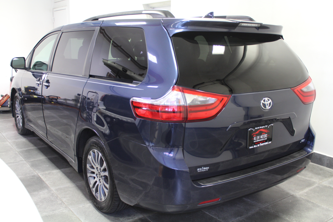 Toyota Sienna XLE FWD 8-Passenger (Natl) 2020 Toyota Sienna XLE FWD 8-Passenger (Natl) 2020
