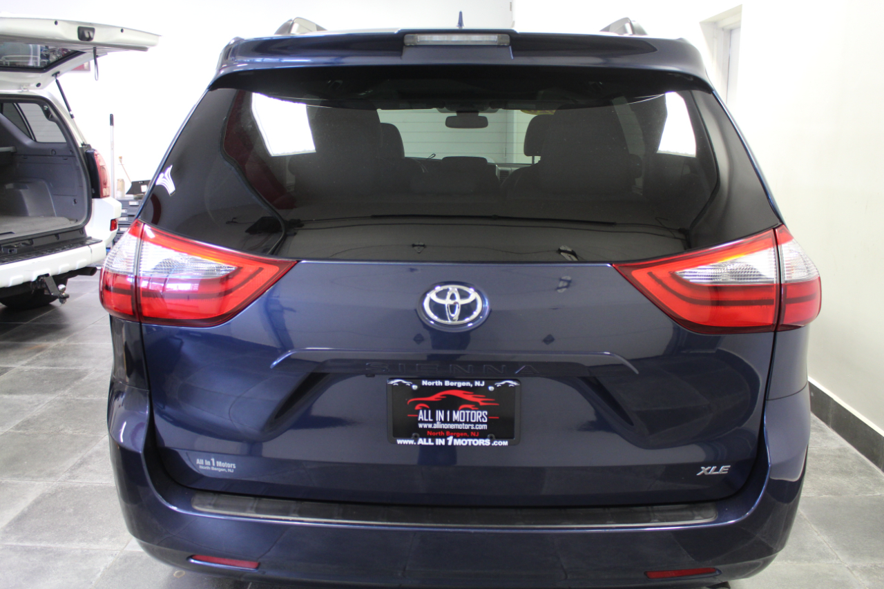Toyota Sienna XLE FWD 8-Passenger (Natl) 2020 Toyota Sienna XLE FWD 8-Passenger (Natl) 2020