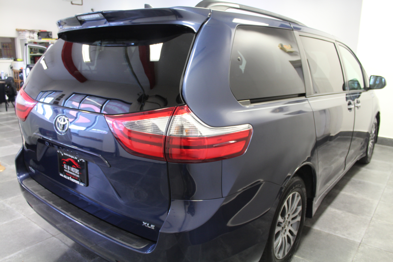 Toyota Sienna XLE FWD 8-Passenger (Natl) 2020 Toyota Sienna XLE FWD 8-Passenger (Natl) 2020