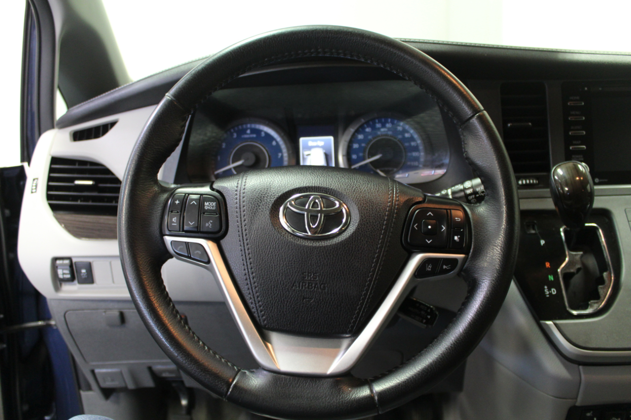 Toyota Sienna XLE FWD 8-Passenger (Natl) 2020 Toyota Sienna XLE FWD 8-Passenger (Natl) 2020