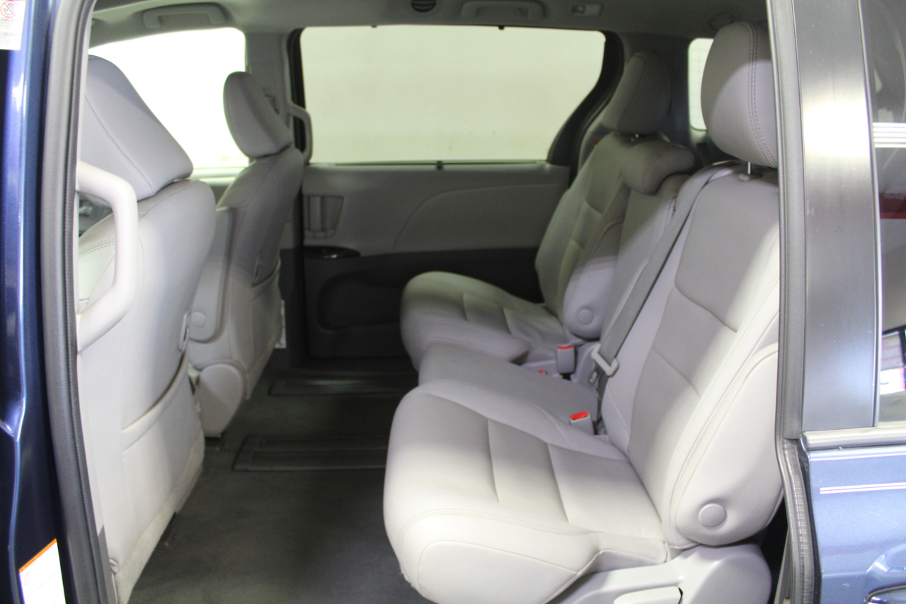 Toyota Sienna XLE FWD 8-Passenger (Natl) 2020 Toyota Sienna XLE FWD 8-Passenger (Natl) 2020
