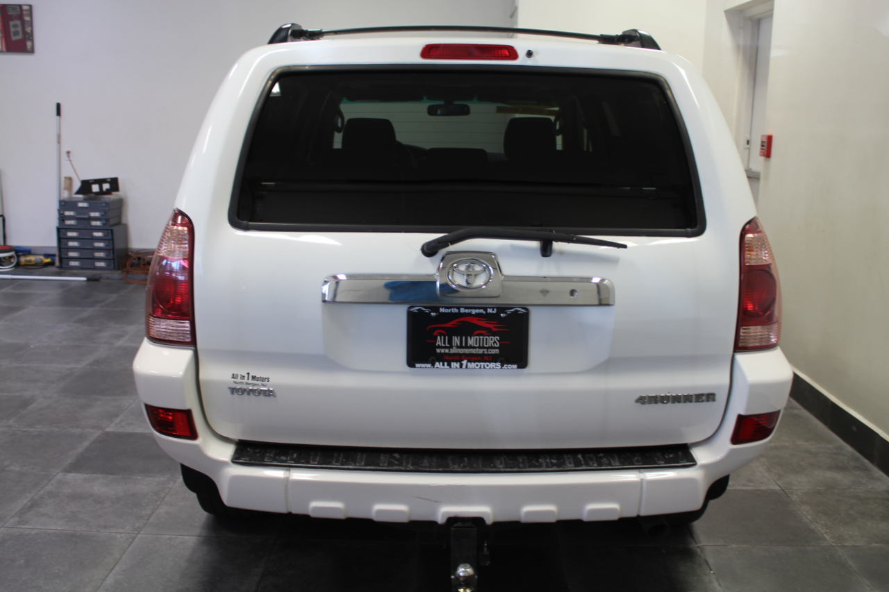 Toyota 4Runner 4dr SR5 V6 Auto 4WD (Natl) 2004 Toyota 4Runner 4dr SR5 V6 Auto 4WD (Natl) 2004