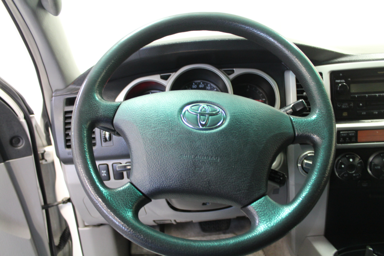 Toyota 4Runner 4dr SR5 V6 Auto 4WD (Natl) 2004 Toyota 4Runner 4dr SR5 V6 Auto 4WD (Natl) 2004