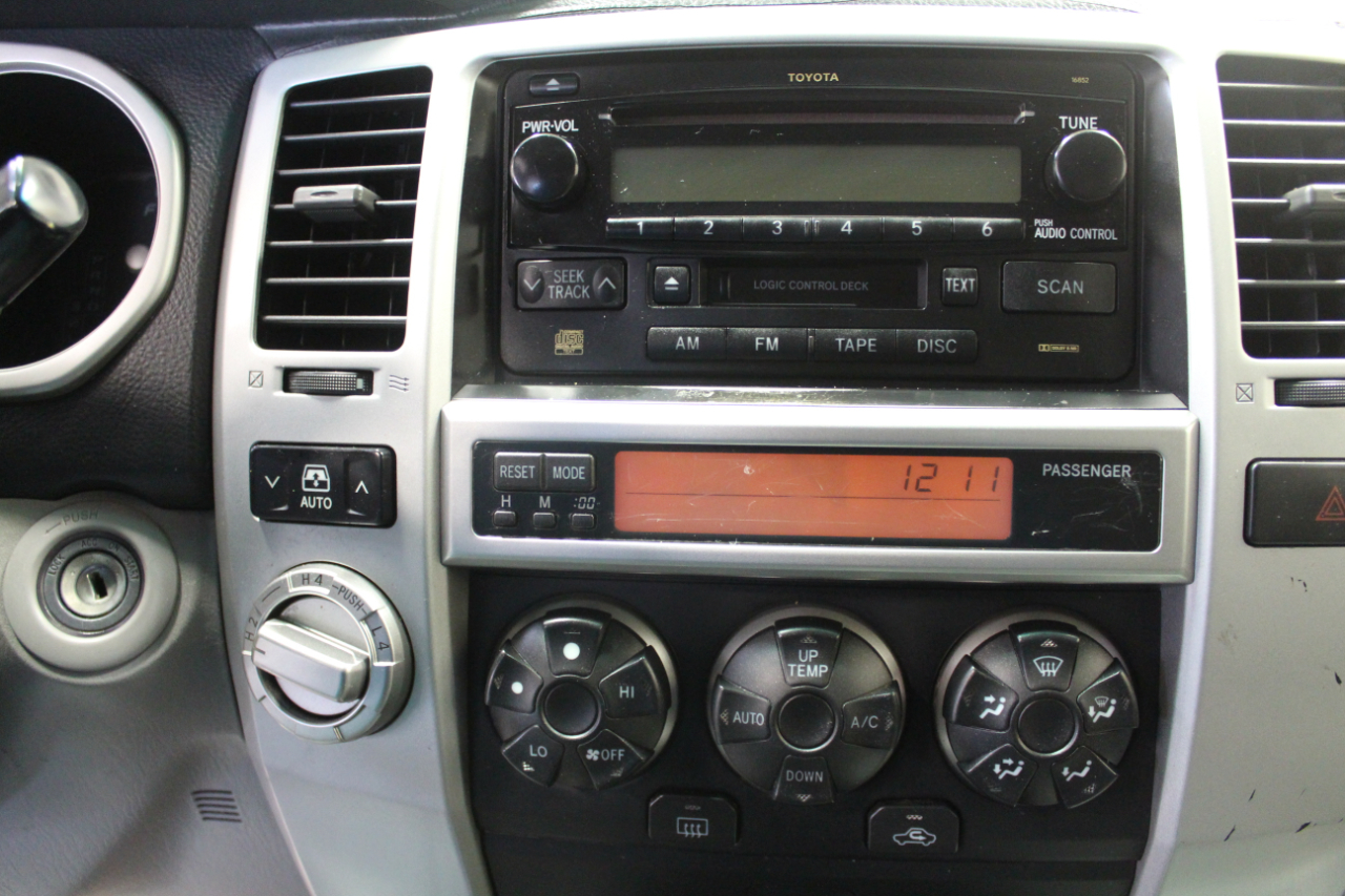 Toyota 4Runner 4dr SR5 V6 Auto 4WD (Natl) 2004 Toyota 4Runner 4dr SR5 V6 Auto 4WD (Natl) 2004