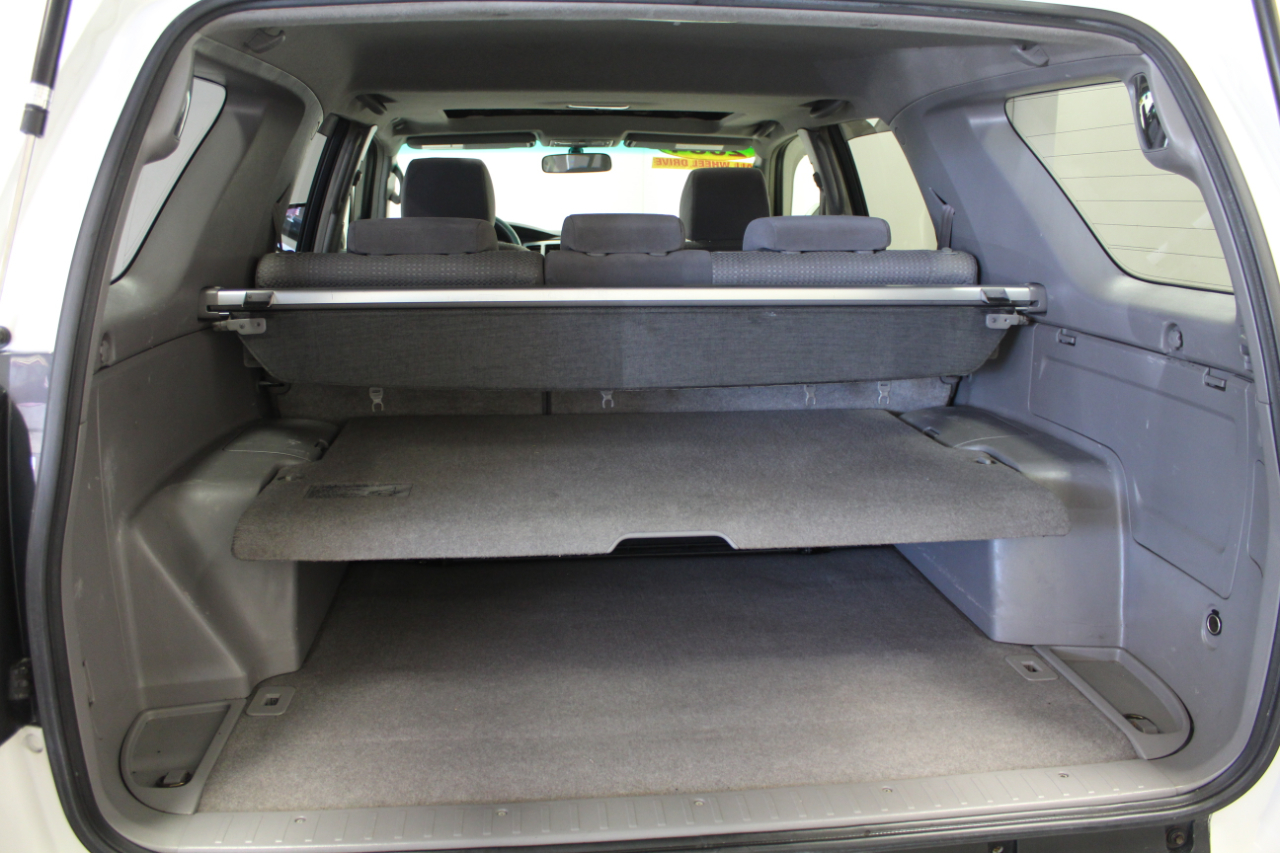 Toyota 4Runner 4dr SR5 V6 Auto 4WD (Natl) 2004 Toyota 4Runner 4dr SR5 V6 Auto 4WD (Natl) 2004