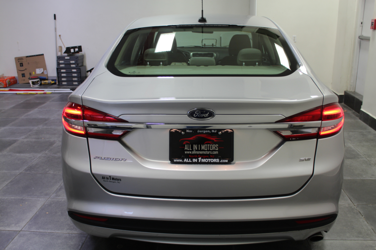 Ford Fusion SE FWD 2018 Ford Fusion SE FWD 2018