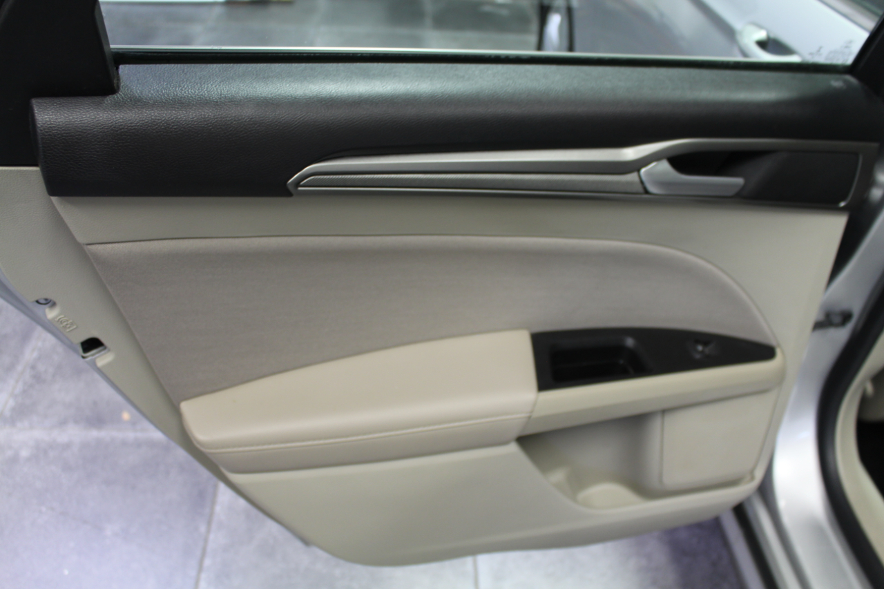 Ford Fusion SE FWD 2018 Ford Fusion SE FWD 2018