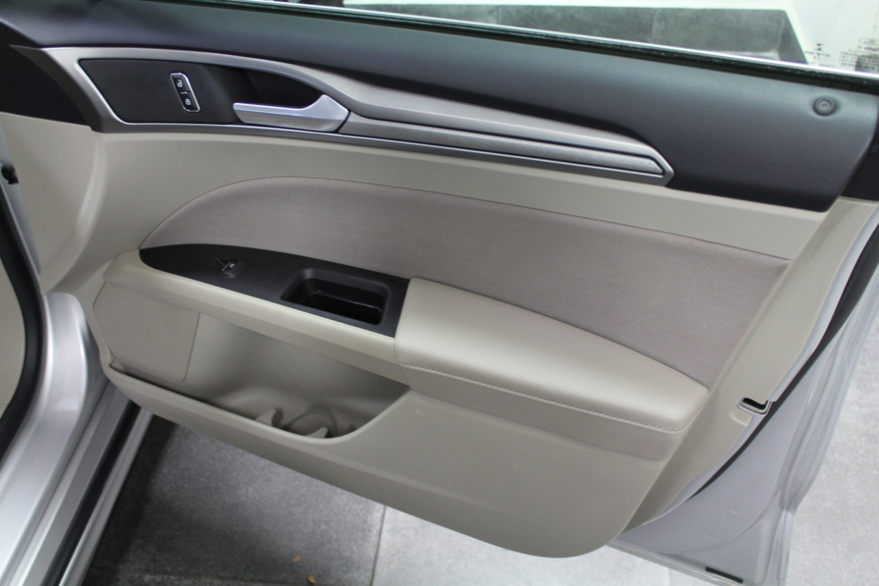 Ford Fusion SE FWD 2018 Ford Fusion SE FWD 2018